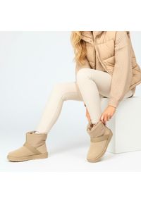 Big-Star - Beżowe Śniegowce Big Star Stylowe Ocieplane Buty Damskie. Okazja: na spacer. Kolor: beżowy. Materiał: syntetyk, materiał, futro. Szerokość cholewki: normalna. Sezon: zima. Styl: elegancki #1