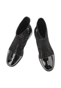 Czarne Botki S.Barski Wzorzyste Obuwie Damskie. Okazja: na co dzień. Zapięcie: zamek. Kolor: czarny. Materiał: lakier, materiał. Sezon: zima, jesień. Obcas: na obcasie. Styl: casual. Wysokość obcasa: średni #7