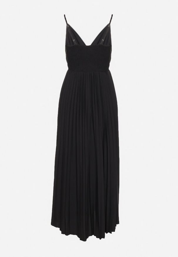 Born2be - Czarna Rozkloszowana Sukienka Długa z Kopertowym Dekoltem na Ramiączkach Asmerria. Kolor: czarny. Długość rękawa: na ramiączkach. Typ sukienki: kopertowe. Styl: elegancki. Długość: maxi