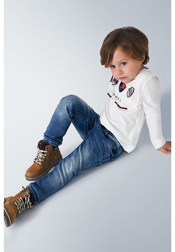 Mayoral - Jeansy dziecięce Oscuro 92-134 cm. Kolor: niebieski. Materiał: jeans