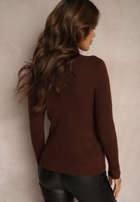 Renee - Brązowy Prążkowany Golf z Dekoltem Ozdobionym Cyrkoniami i Wycięciem Meriannes. Okazja: na co dzień. Typ kołnierza: golf. Kolor: brązowy. Materiał: prążkowany. Wzór: aplikacja. Styl: casual, elegancki #3