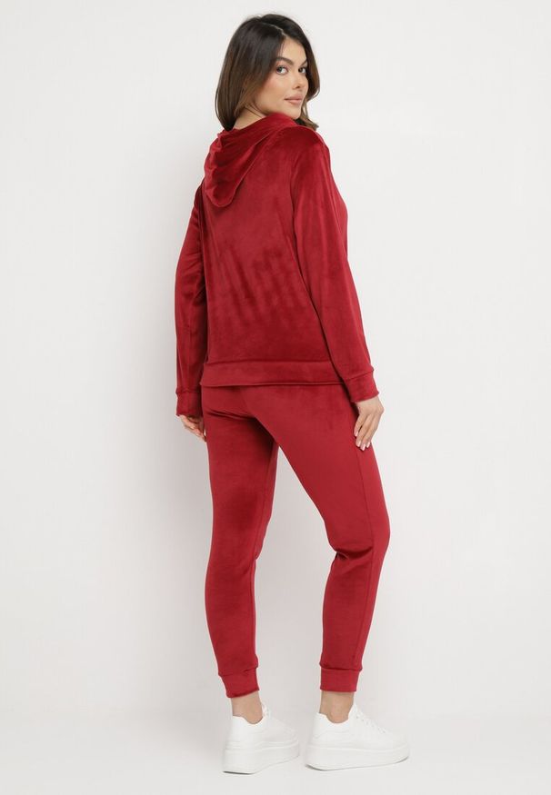 Born2be - Bordowy Komplet Dresowy z Welurowej Dzianiny z Bluzą i Spodniami Ariliv. Kolor: czerwony. Materiał: dresówka, dzianina, welur