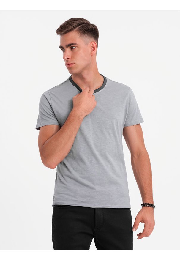 Ombre Clothing - T-shirt męski z surowym wykończeniem – szary V1 - Rozmiar: XL. Okazja: na co dzień. Kolor: szary. Materiał: skóra, materiał, bawełna. Wzór: aplikacja. Styl: casual