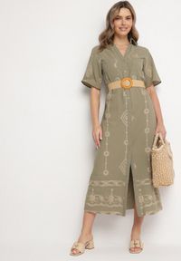 Born2be - Ciemnozielona Bawełniana Sukienka Koszulowa z Ozdobnym Paskiem i Haftem Evialisse. Okazja: na co dzień, na imprezę. Kolor: zielony. Materiał: bawełna. Wzór: haft. Typ sukienki: koszulowe. Styl: casual, elegancki #4