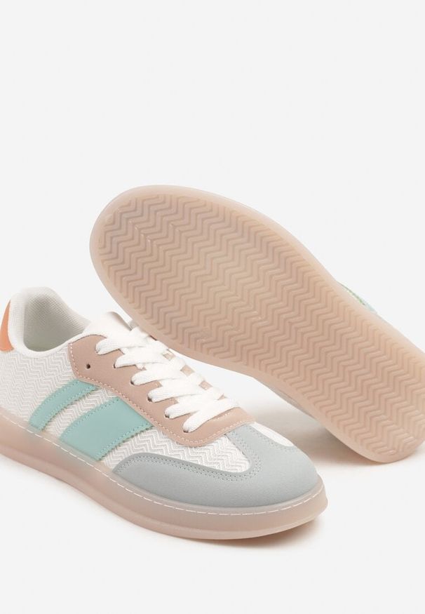Born2be - Biało-Niebieskie Sneakersy Tenisówki z Geometrycznym Wzorem Eleamila. Okazja: na co dzień. Zapięcie: sznurówki. Kolor: biały. Materiał: jeans. Wzór: geometria