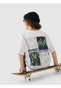 4f - 4F T-shirt z nadrukiem chłopięcy - biały 164 (13-14 lat). Okazja: na co dzień. Kolor: biały. Materiał: bawełna, jersey, dzianina. Długość rękawa: krótki rękaw. Długość: krótkie. Wzór: nadruk. Sezon: lato. Styl: sportowy, klasyczny, casual