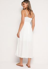 Born2be - Biała Sukienka na Cienkich Regulowanych Ramiączkach Zapinana na Guziki Palfea. Kolor: biały. Długość rękawa: na ramiączkach. Wzór: aplikacja. Styl: elegancki #7