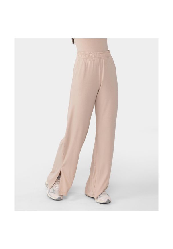 Spodnie wiskozowe Carpatree Cozy Leisure beżowe. Kolor: beżowy. Materiał: wiskoza