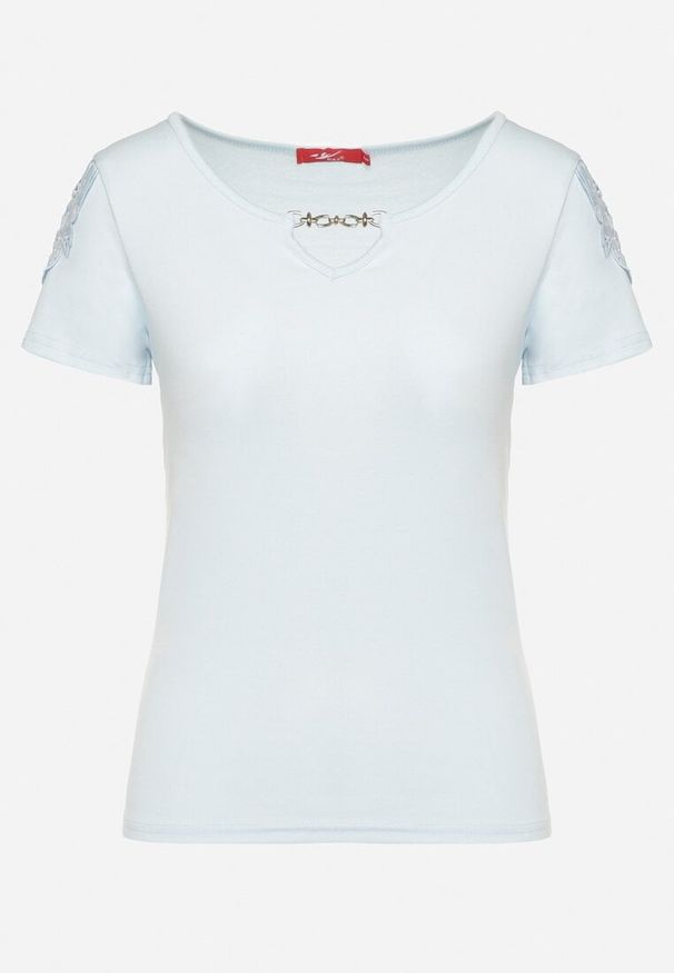 Born2be - Jasnoniebieski Bawełniany T-shirt z Łańcuszkiem i Koronką Liraveira. Okazja: na co dzień. Typ kołnierza: okrągły. Kolor: niebieski. Materiał: koronka, bawełna. Długość rękawa: krótki rękaw. Długość: krótkie. Wzór: koronka. Styl: elegancki, klasyczny, casual