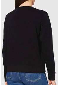 Wrangler - DAMSKA BLUZA MATERIAŁOWA WRANGLER CREW SWEAT BLACK W6Z2HA100. Materiał: materiał #2