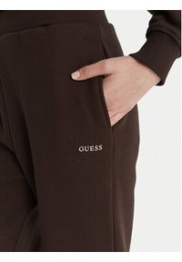 Guess Spodnie dresowe V6RB15 K9V31 Brązowy Regular Fit. Kolor: brązowy. Materiał: bawełna #5