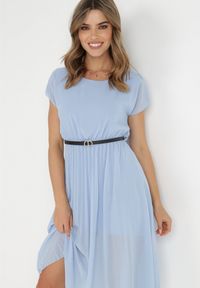 Born2be - Niebieska Sukienka z Paskiem Omphenia. Kolor: niebieski. Długość rękawa: krótki rękaw. Typ sukienki: plisowane. Styl: klasyczny. Długość: midi #3