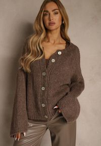 Renee - Jasnobrązowy Nietoperzowy Kardigan z Domieszką Wełny i Wiskozy Lianavia. Kolor: brązowy. Materiał: wiskoza, wełna. Długość: krótkie. Sezon: jesień