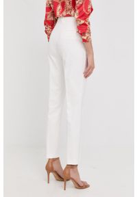 Marciano Guess spodnie damskie kolor biały dopasowane high waist. Stan: podwyższony. Kolor: biały