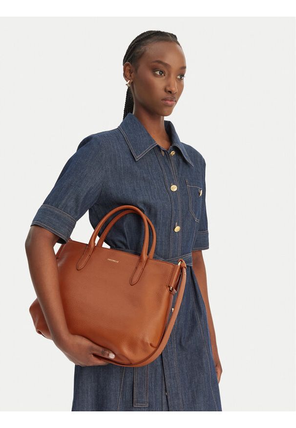 Coccinelle Torebka T95 Coccinellerebekka E1 T95 18 02 01 Brązowy. Kolor: brązowy. Materiał: skórzane