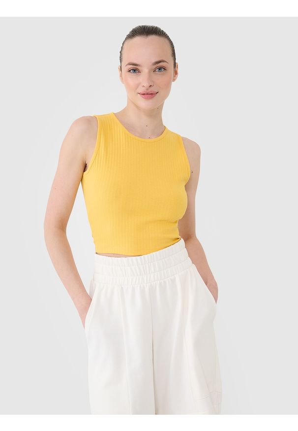 4f - 4F Crop top dzianinowy damski - żółty XL. Kolor: żółty. Materiał: dzianina. Długość rękawa: na ramiączkach. Wzór: prążki, jednolity