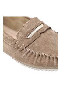 Mokasyny damskie S.Barski, cholewka ze skóry naturalnej zamszowej wsuwany fason z ozdobnym paskiem, brązowe, LR61-7029. Zapięcie: pasek. Kolor: brązowy. Materiał: skóra, zamsz. Szerokość cholewki: normalna #2