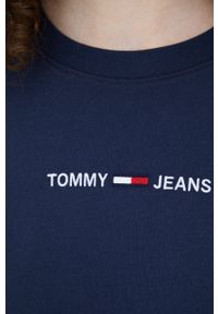 Tommy Jeans longsleeve bawełniany kolor granatowy. Okazja: na co dzień. Kolor: niebieski. Materiał: bawełna. Długość rękawa: długi rękaw. Wzór: haft. Styl: casual
