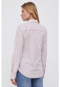 TOMMY HILFIGER - Tommy Hilfiger koszula bawełniana damska kolor różowy regular z kołnierzykiem klasycznym. Okazja: na co dzień. Typ kołnierza: kołnierzyk klasyczny. Kolor: różowy. Materiał: bawełna. Długość rękawa: długi rękaw. Długość: długie. Styl: klasyczny #2