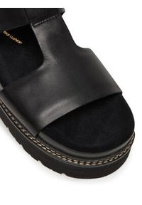Clarks Sandały Orianna Sky 26181263 Czarny. Kolor: czarny. Materiał: skóra