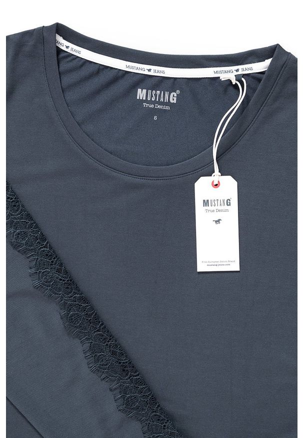 Mustang - DAMSKI LONGSLEEVE MUSTANG Anna C Lace 1009035 4085. Długość rękawa: długi rękaw. Długość: długie