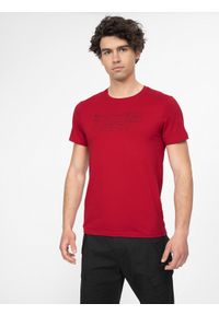 4f - T-shirt regular z nadrukiem męski. Kolor: czerwony. Materiał: bawełna, dzianina. Wzór: nadruk #1
