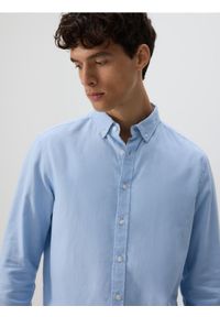 Reserved - Bawełniana koszula slim fit - jasnoniebieski. Kolor: niebieski. Materiał: bawełna