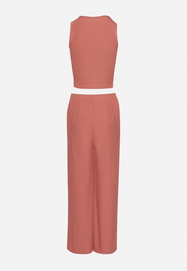 Born2be - Ciemnoróżowy Prążkowany Komplet Dopasowany Top i Spodnie o Szerokim Kroju Miresia. Kolor: różowy. Materiał: prążkowany