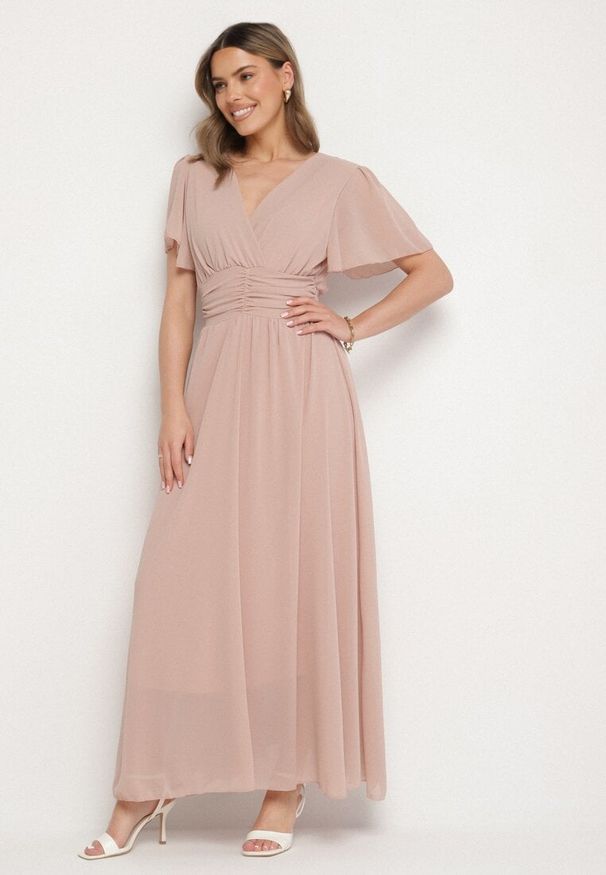 Born2be - Ciemnoróżowa Kopertowa Sukienka Maxi z Gumką w Pasie Narlin. Okazja: na ślub cywilny, na wesele, na studniówkę. Typ kołnierza: dekolt w serek. Kolor: różowy. Typ sukienki: kopertowe. Styl: klasyczny. Długość: maxi