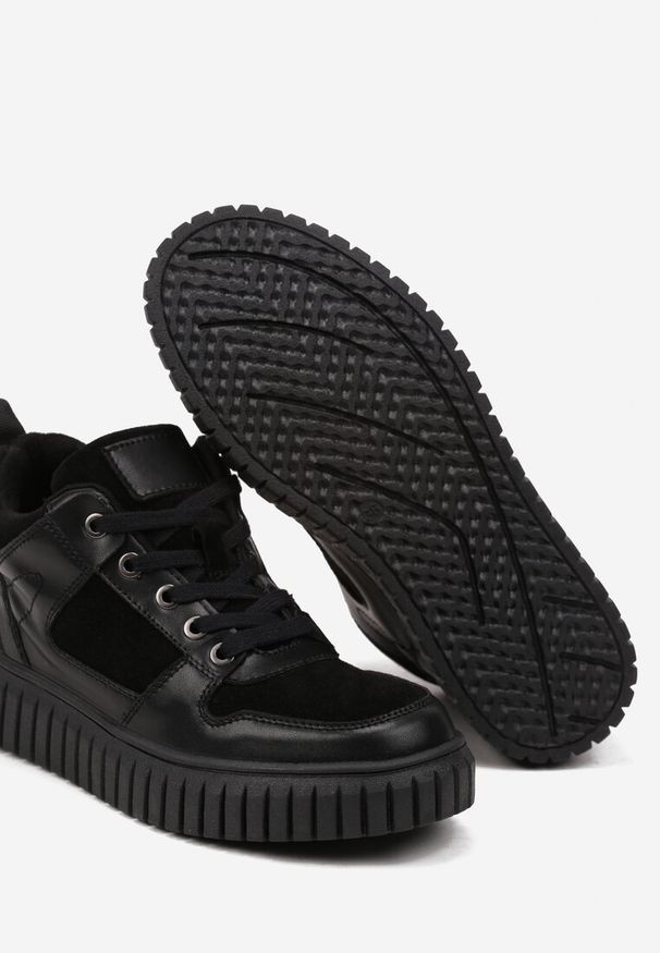 Born2be - Czarne Skórzane Sneakersy na Grubej Tłoczonej Podeszwie Eriliane. Okazja: na co dzień. Zapięcie: sznurówki. Kolor: czarny. Materiał: skóra