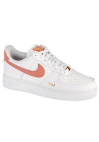 Nike - Buty sportowe Sneakersy damskie, Air Force 1 07 Essential. Kolor: biały. Model: Nike Air Force. Sport: turystyka piesza