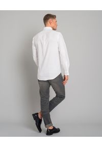 Ralph Lauren - RALPH LAUREN - Biała koszula Custom Fit. Typ kołnierza: polo. Kolor: biały. Materiał: jeans, bawełna. Długość rękawa: długi rękaw. Długość: długie. Wzór: haft. Styl: klasyczny