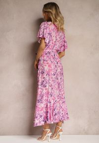 Renee - Różowa Sukienka Efissa. Okazja: na co dzień, na spotkanie biznesowe, do pracy. Typ kołnierza: dekolt w kształcie V. Kolor: różowy. Materiał: jeans. Wzór: aplikacja. Sezon: lato, wiosna. Styl: biznesowy, elegancki, casual