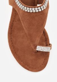 Renee - Brązowe Eleganckie Sandały w Stylu Boho z Paskiem na Duży Palec i Cyrkoniami Poreila. Zapięcie: pasek. Kolor: brązowy. Materiał: len. Wzór: aplikacja. Sezon: lato. Obcas: na płaskiej podeszwie. Styl: boho, elegancki #2