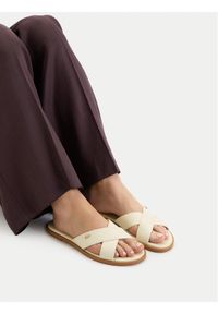 MEXX Klapki CEO-HY6699-1 Écru. Kolor: kremowy. Materiał: skóra #1