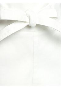 MVP Wardrobe Szorty materiałowe MVPE4SJ127.BXXXXXX Biały Classic Fit. Kolor: biały. Materiał: bawełna