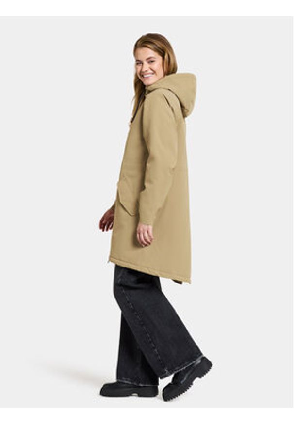 Didriksons Parka Marta-Lisa Wns Prk 2 504823 Beżowy Regular Fit. Kolor: beżowy. Materiał: syntetyk
