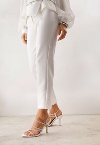 Renee - Białe Cyrkoniowe Sandały na Szpilce w Koktajlowym Stylu Coramere. Kolor: biały. Materiał: satyna. Obcas: na szpilce. Styl: wizytowy #1
