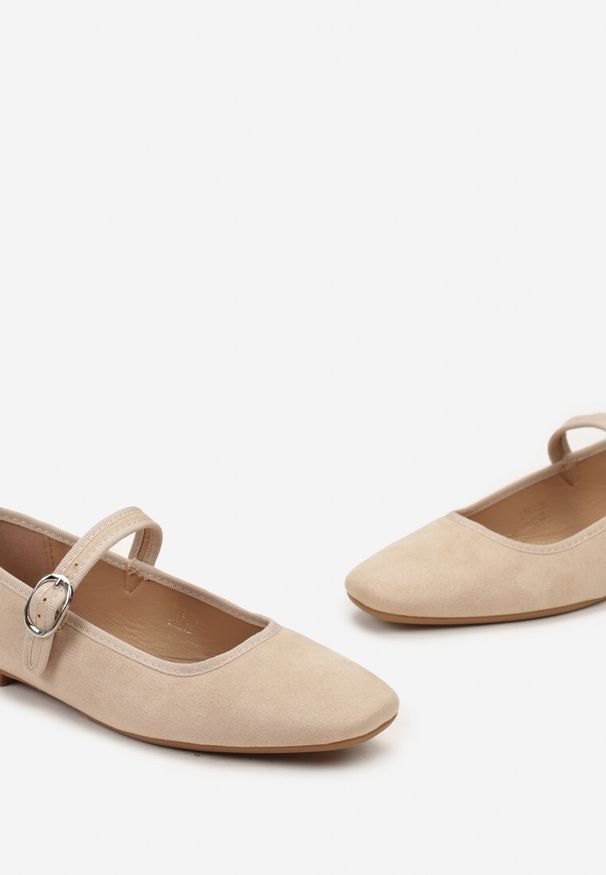 Born2be - Beżowe Balerinki z Kwadratowym Noskiem i Zapięciem na Sprzączkę Lavitera. Zapięcie: sprzączka. Kolor: beżowy. Styl: elegancki, retro