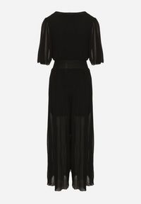 Born2be - Czarny Plisowany Kombinezon o Kopertowym Kroju z Gumką w Talii Ameddie. Okazja: na co dzień. Kolor: czarny. Styl: elegancki, casual #7