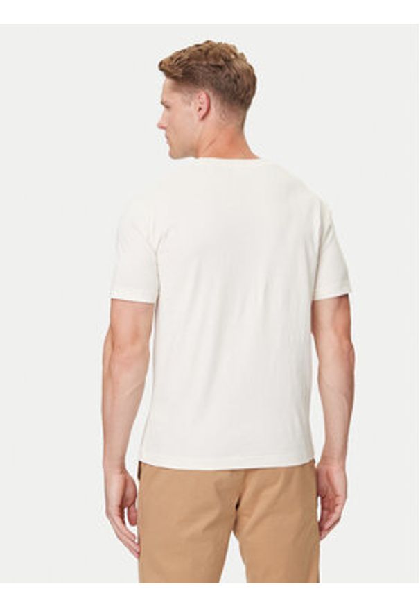 GANT - Gant T-Shirt Small Graphic 2003343 Écru Regular Fit. Kolor: kremowy. Materiał: bawełna