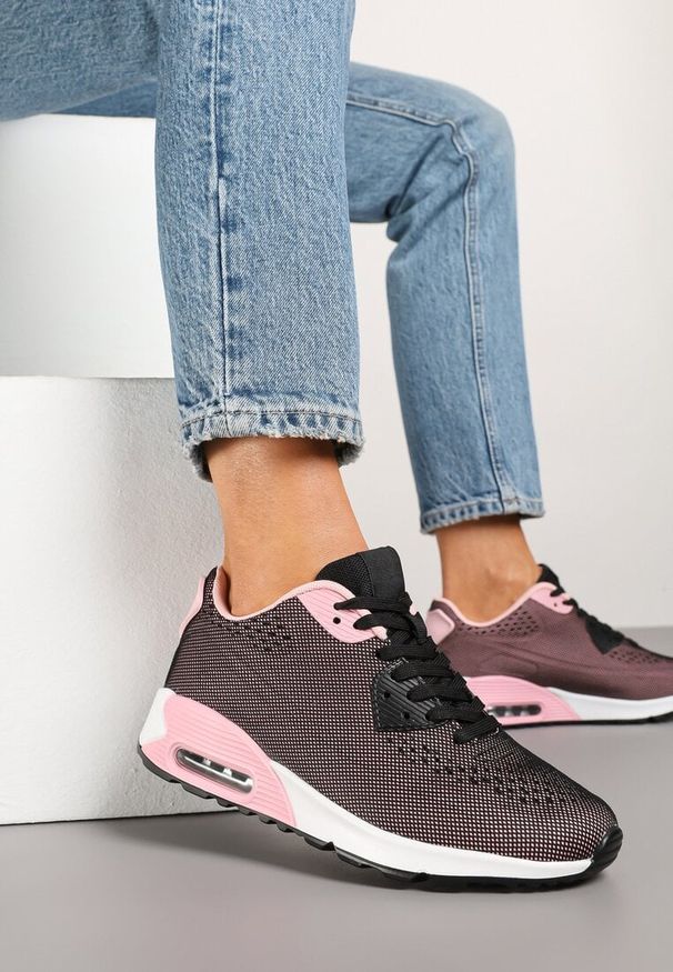 Renee - Czarno-Różowe Buty Sportowe Sneakersy Ozdobione Przezroczystą Wstawką Zalitea. Okazja: na co dzień. Zapięcie: sznurówki. Kolor: czarny. Materiał: jeans. Wzór: aplikacja