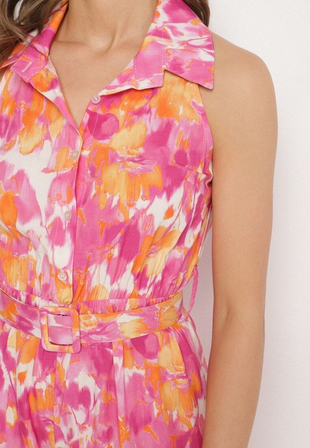 Born2be - Fuksjowy Wiskozowy Kombinezon o Koszulowym Kroju Bez Rękawów z Paskiem Tolivia. Okazja: na co dzień. Kolor: różowy. Materiał: wiskoza. Długość rękawa: bez rękawów. Długość: krótkie. Styl: casual, elegancki