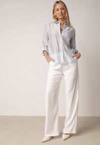 Born2be - Niebieska Transparentna Koszula Ozdobiona Cyrkoniami Clymadia. Okazja: na co dzień. Kolor: niebieski. Materiał: jeans. Wzór: aplikacja. Styl: casual, klasyczny #3