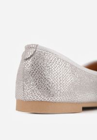 Renee - Szare Balerinki Vices z Ozdobną Kokardą i Tłoczeniem Typu Skóra Węża Tultewia. Okazja: na co dzień. Kolor: szary. Materiał: skóra. Obcas: na obcasie. Styl: casual, elegancki. Wysokość obcasa: niski #4