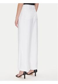 DKNY Spodnie materiałowe P41KTR48 Biały Loose Fit. Kolor: biały. Materiał: syntetyk #2