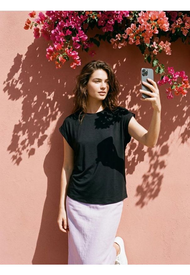 Sinsay - Koszulka z krótkim rękawem - czarny. Kolor: czarny. Długość rękawa: krótki rękaw. Długość: krótkie