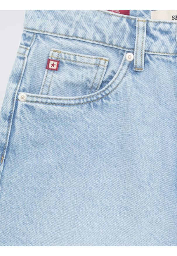 Big-Star - Szorty damskie jeansowe niebieskie Selene 101. Stan: podwyższony. Kolor: niebieski. Materiał: jeans. Długość: krótkie. Sezon: lato. Styl: vintage, retro, elegancki