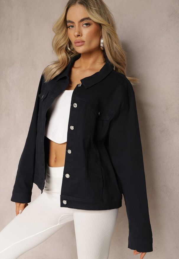 Renee - Granatowa Jeansowa Kurtka z Bawełny z Metalicznym Guzikami Urielati. Kolor: niebieski. Materiał: jeans, bawełna. Wzór: aplikacja. Styl: rockowy