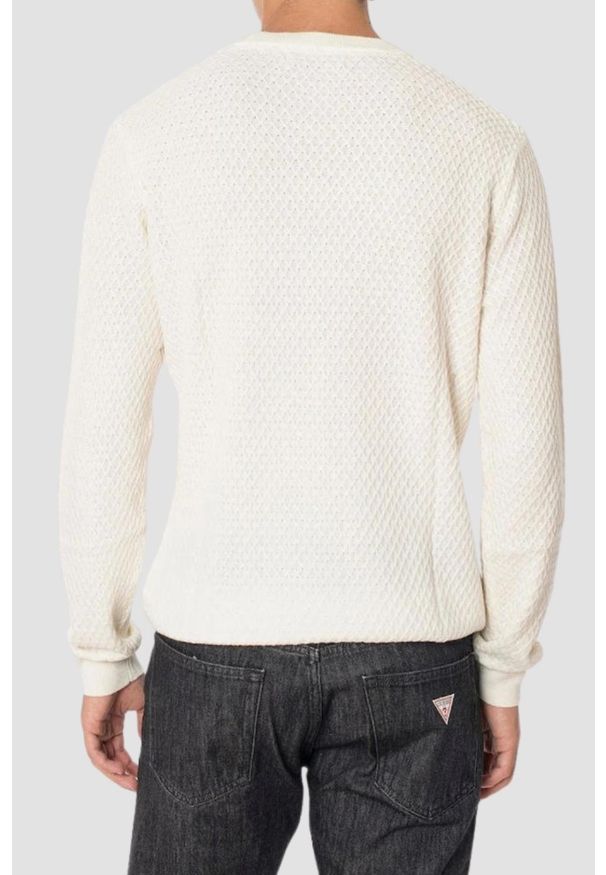 Guess - GUESS Beżowy sweter męski Davin Cn Ls. Kolor: beżowy. Materiał: bawełna. Długość rękawa: długi rękaw. Długość: długie. Wzór: bez wzorów. Styl: klasyczny, elegancki